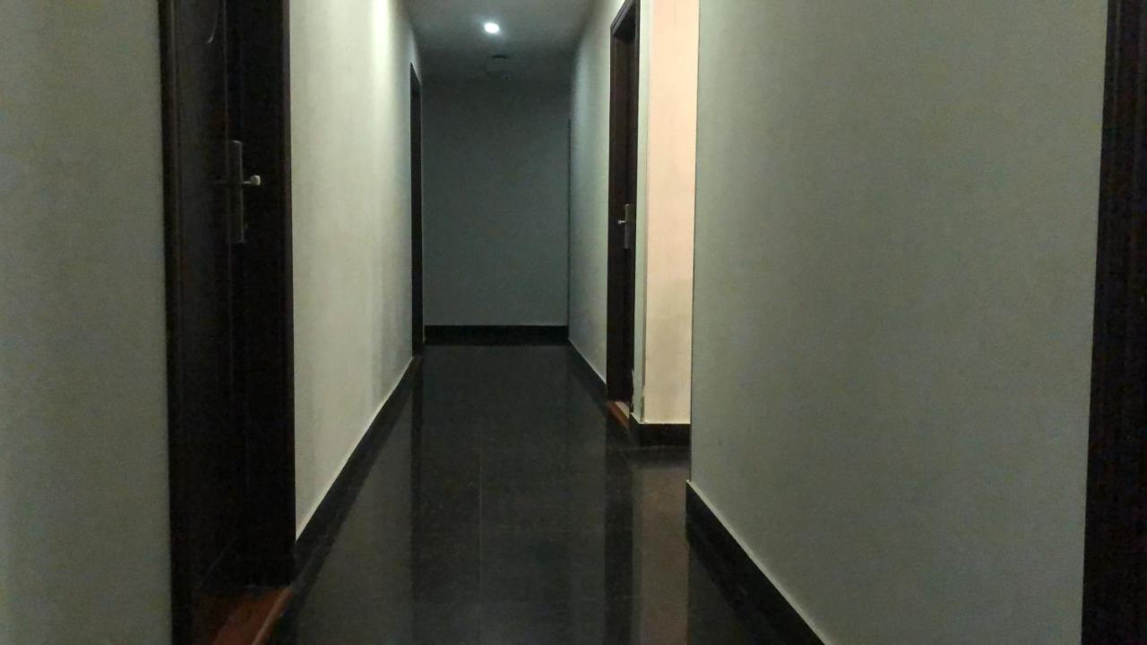 Super Oyo 90668 Joy Inn Мири Екстериор снимка