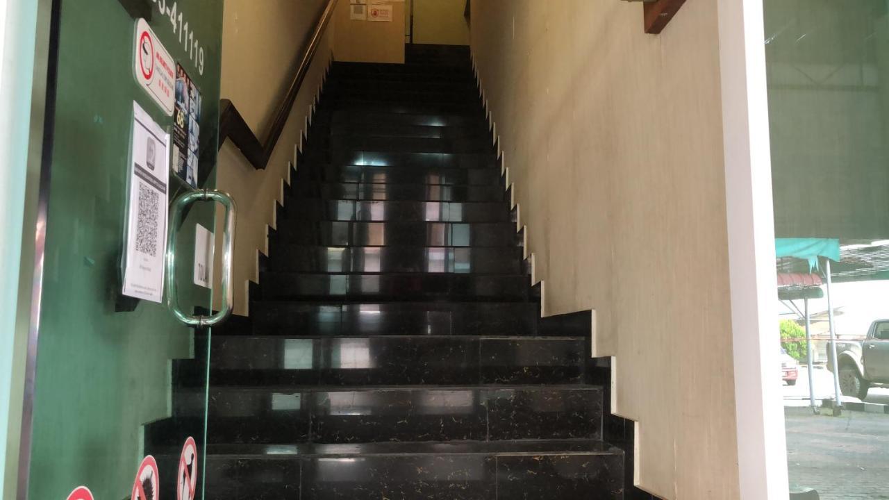 Super Oyo 90668 Joy Inn Мири Екстериор снимка